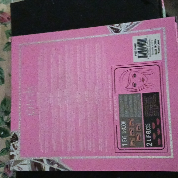 Pink 28 Piece Makeup Set. NWOT. - Picture 3 of 4